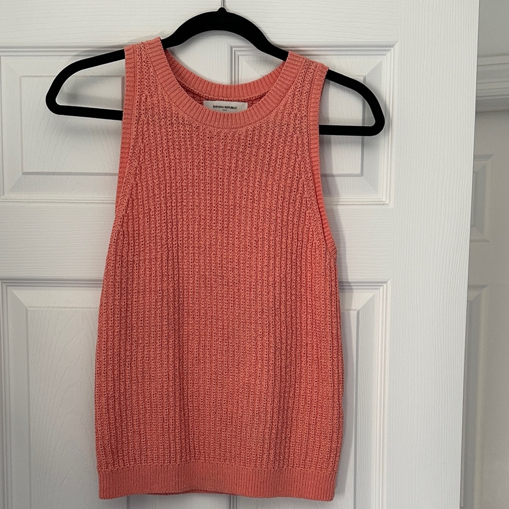 Banana Republic Open-Knit Tank Top in Coral Pink